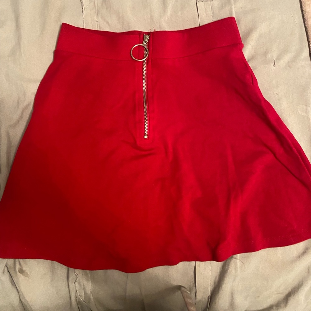 Red skirt with a little zipper